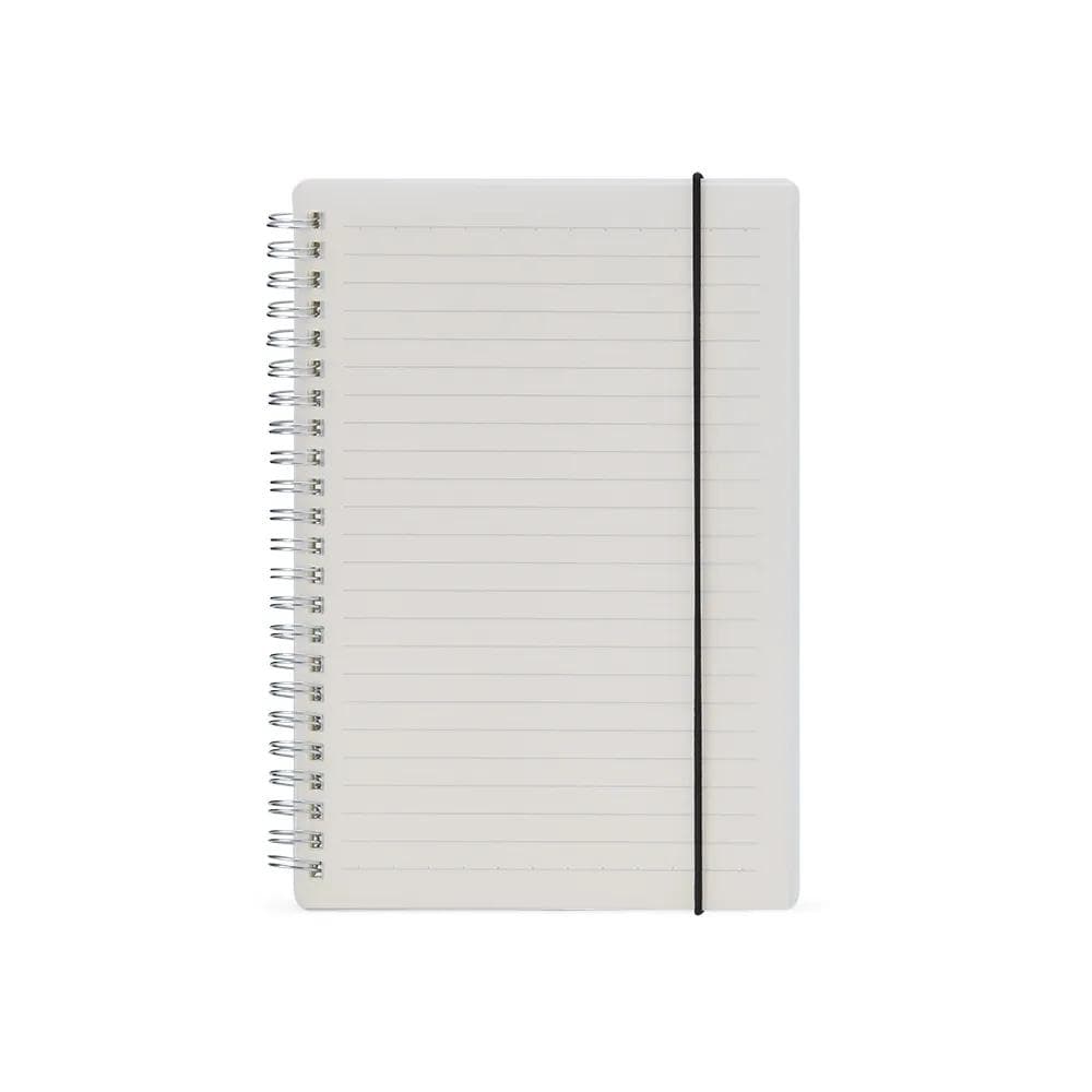 CADERNO COM CAPA PLÁSTICA | Cadernos — Bella Criativa